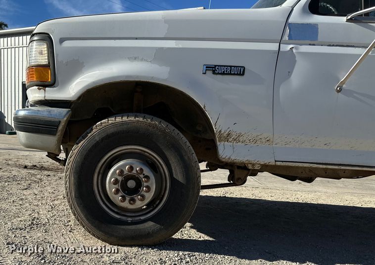 image for item DK0076 1997 Ford F-Super Duty flatbed truck