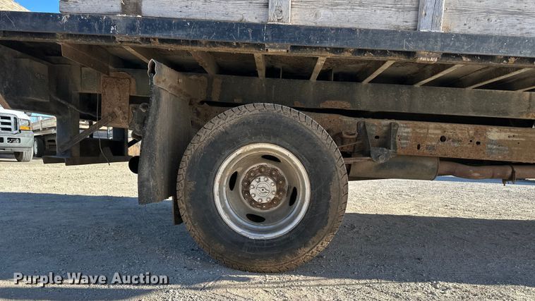 image for item DK0076 1997 Ford F-Super Duty flatbed truck