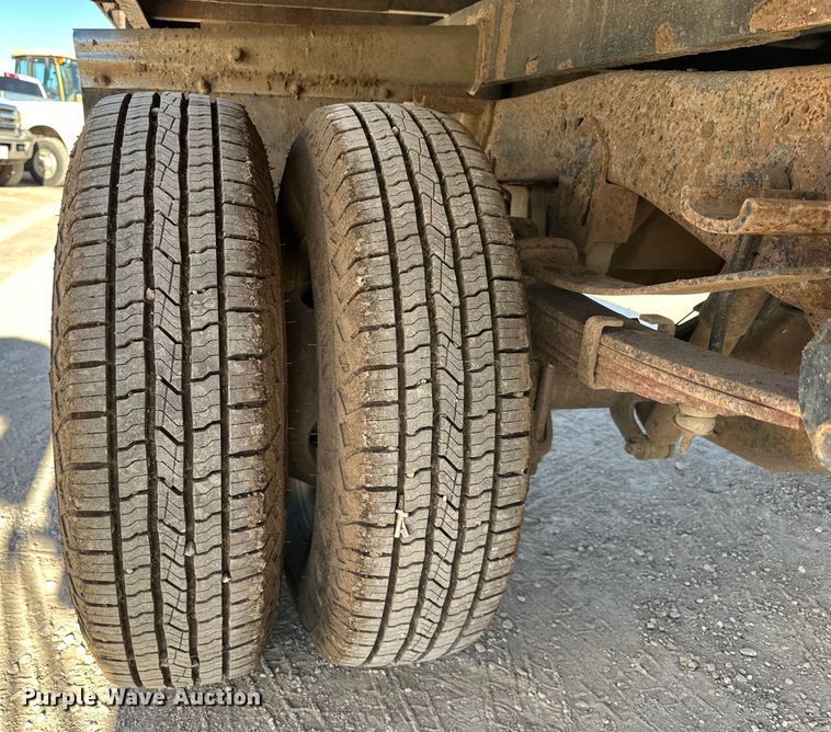 image for item DK0076 1997 Ford F-Super Duty flatbed truck