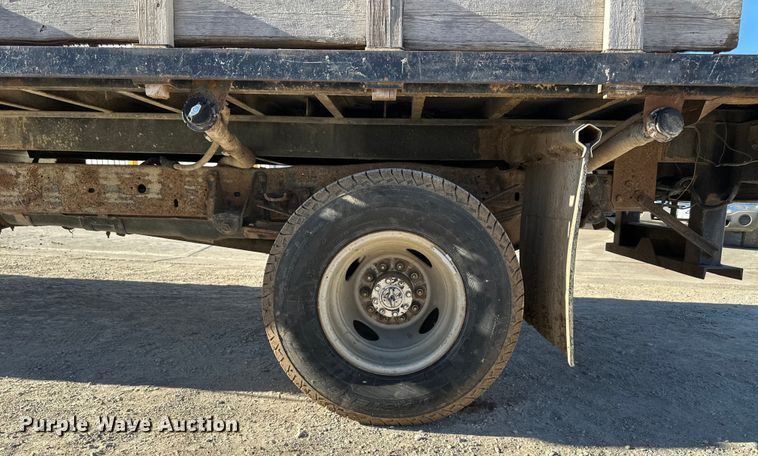 image for item DK0076 1997 Ford F-Super Duty flatbed truck