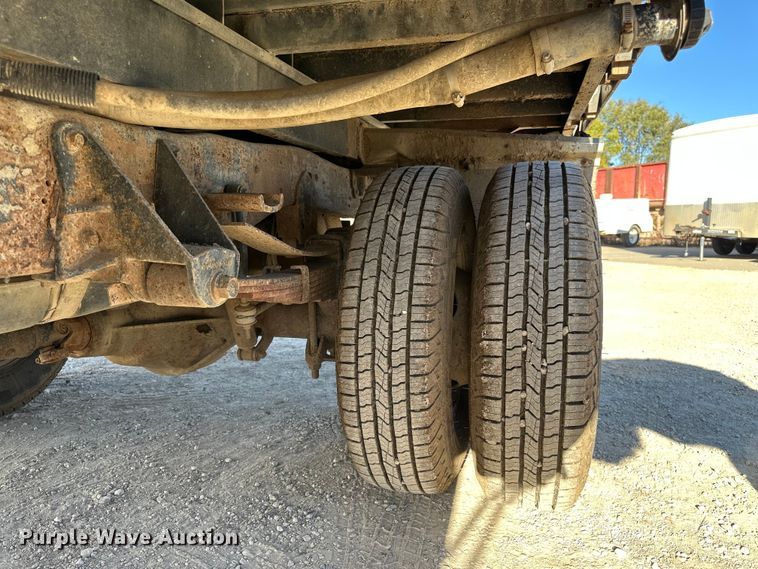 image for item DK0076 1997 Ford F-Super Duty flatbed truck