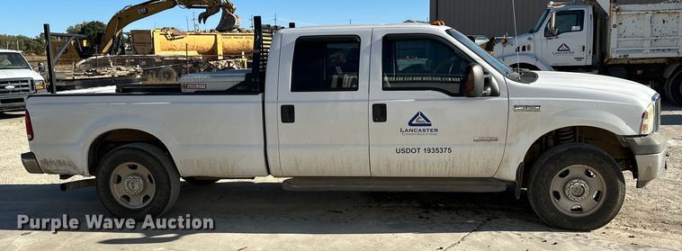 image for item DK0077 2005 Ford F350 Super Duty Crew Cab pickup truck