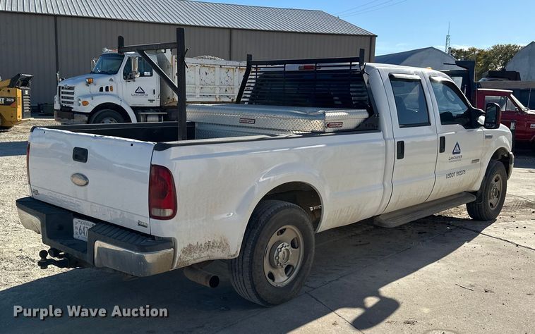 image for item DK0077 2005 Ford F350 Super Duty Crew Cab pickup truck