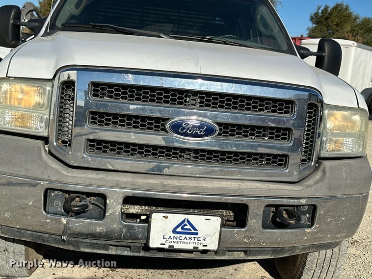 image for item DK0077 2005 Ford F350 Super Duty Crew Cab pickup truck