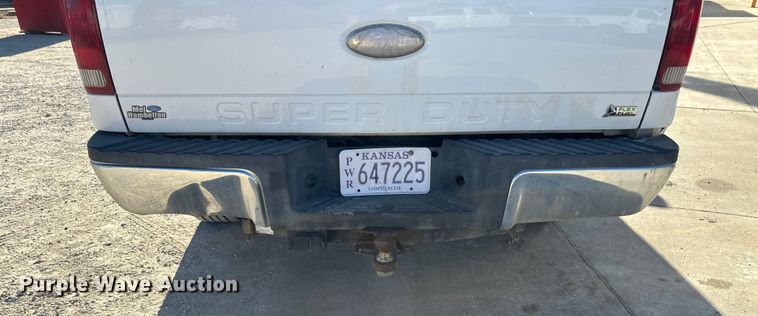 image for item DK0077 2005 Ford F350 Super Duty Crew Cab pickup truck