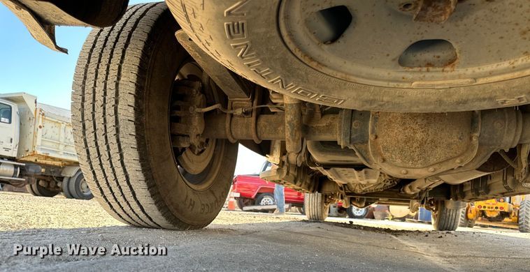 image for item DK0077 2005 Ford F350 Super Duty Crew Cab pickup truck