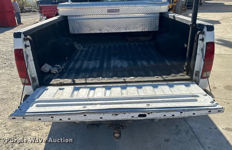 image for item DK0077 2005 Ford F350 Super Duty Crew Cab pickup truck