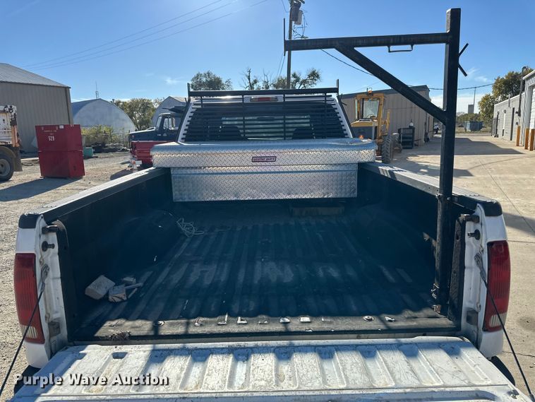 image for item DK0077 2005 Ford F350 Super Duty Crew Cab pickup truck