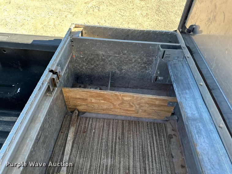 image for item DK0077 2005 Ford F350 Super Duty Crew Cab pickup truck