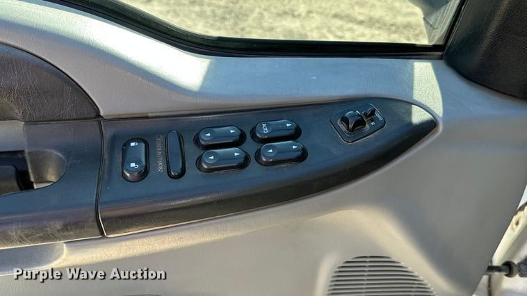 image for item DK0077 2005 Ford F350 Super Duty Crew Cab pickup truck