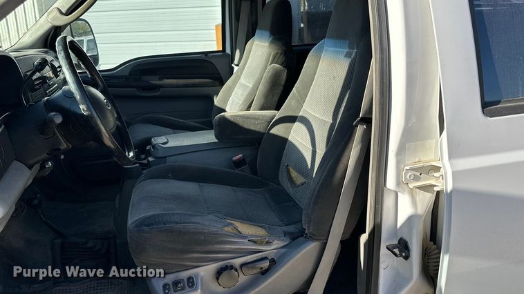 image for item DK0077 2005 Ford F350 Super Duty Crew Cab pickup truck