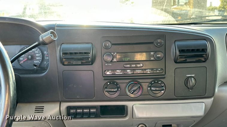 image for item DK0077 2005 Ford F350 Super Duty Crew Cab pickup truck