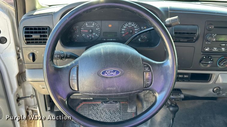 image for item DK0077 2005 Ford F350 Super Duty Crew Cab pickup truck