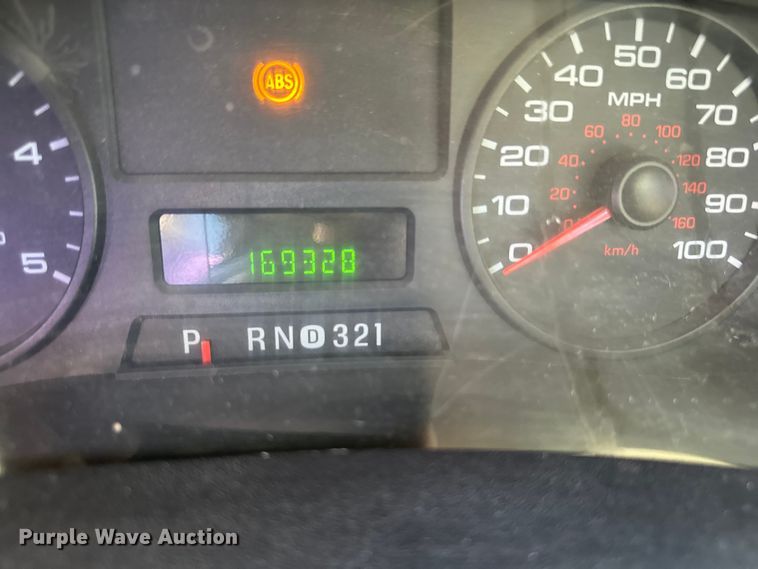 image for item DK0077 2005 Ford F350 Super Duty Crew Cab pickup truck