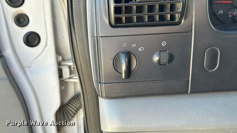 image for item DK0077 2005 Ford F350 Super Duty Crew Cab pickup truck