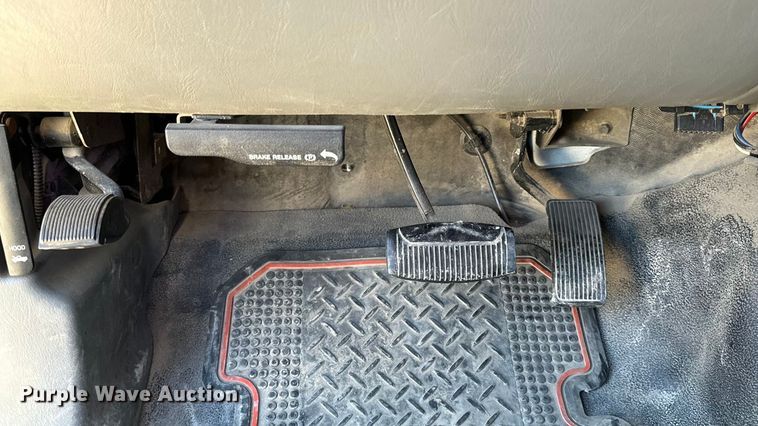 image for item DK0077 2005 Ford F350 Super Duty Crew Cab pickup truck