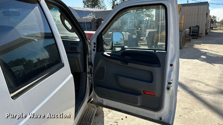 image for item DK0077 2005 Ford F350 Super Duty Crew Cab pickup truck