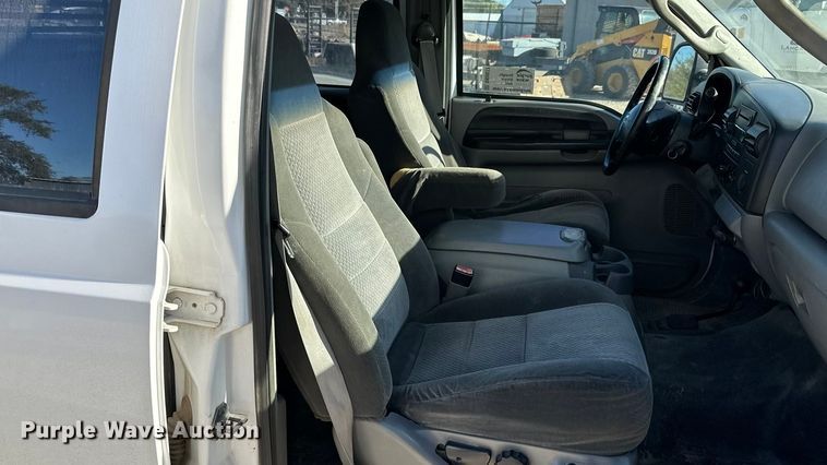 image for item DK0077 2005 Ford F350 Super Duty Crew Cab pickup truck