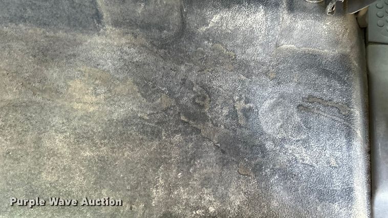 image for item DK0077 2005 Ford F350 Super Duty Crew Cab pickup truck