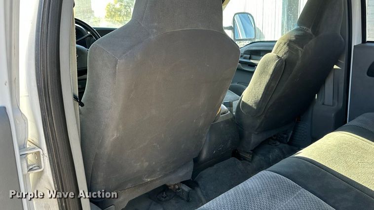 image for item DK0077 2005 Ford F350 Super Duty Crew Cab pickup truck