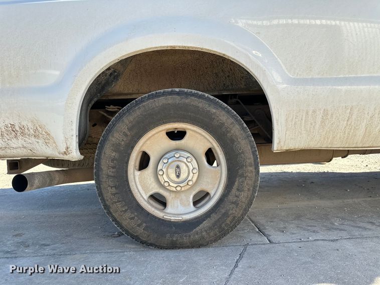 image for item DK0077 2005 Ford F350 Super Duty Crew Cab pickup truck