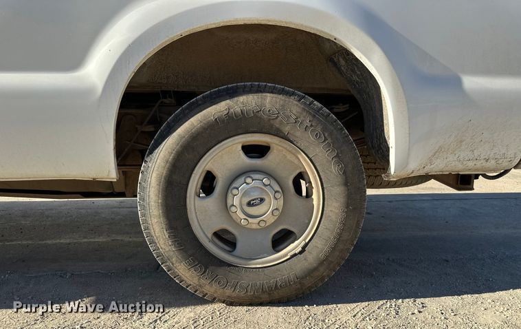 image for item DK0077 2005 Ford F350 Super Duty Crew Cab pickup truck