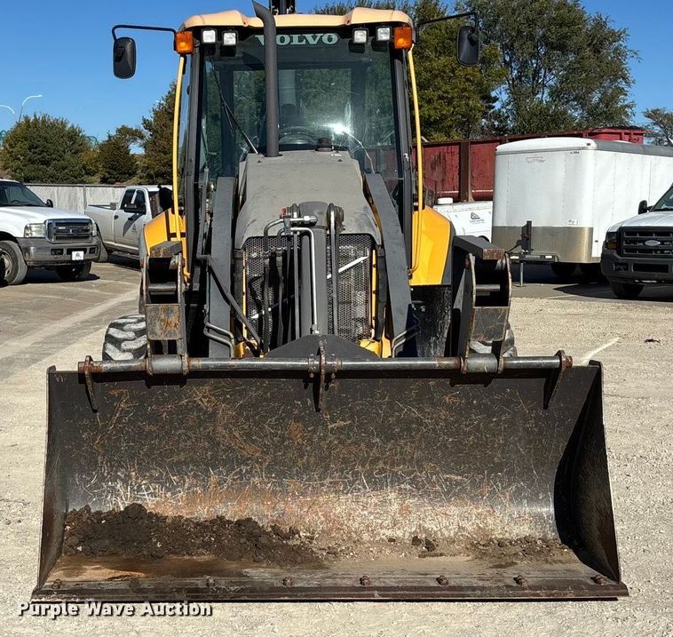image for item DK0079 Volvo BL70B backhoe