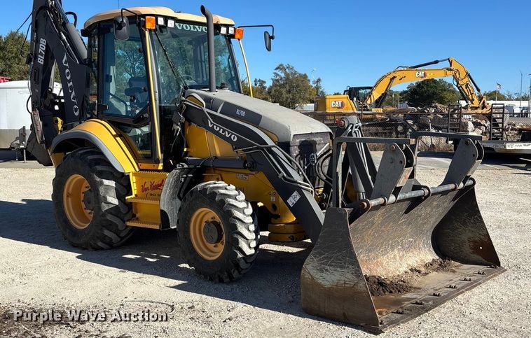image for item DK0079 Volvo BL70B backhoe