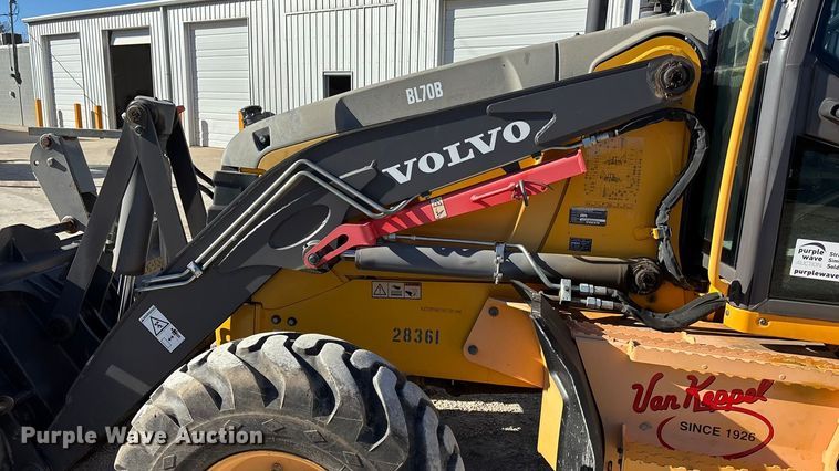 image for item DK0079 Volvo BL70B backhoe