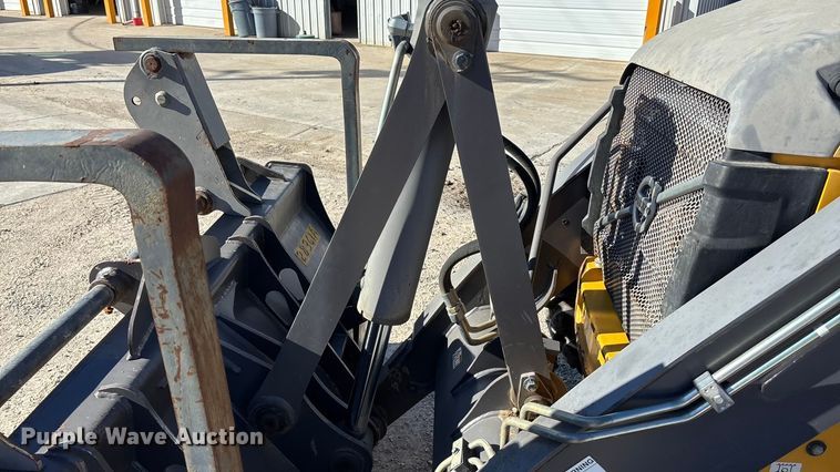 image for item DK0079 Volvo BL70B backhoe