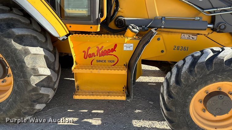 image for item DK0079 Volvo BL70B backhoe