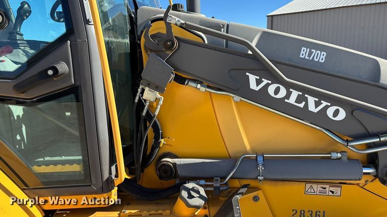 image for item DK0079 Volvo BL70B backhoe