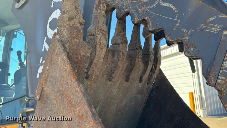 image for item DK0079 Volvo BL70B backhoe