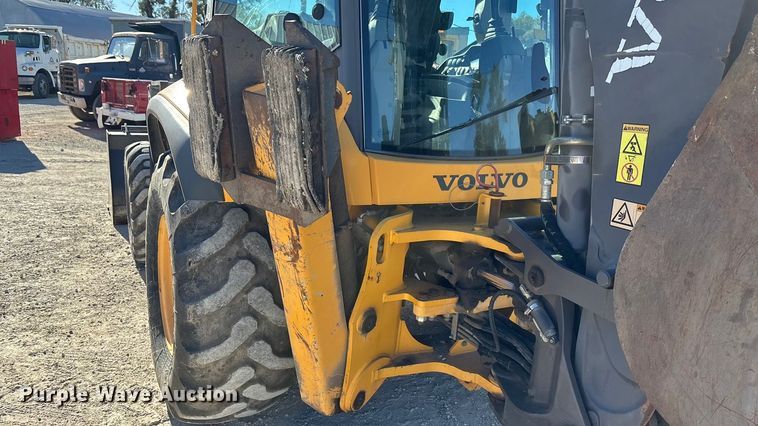 image for item DK0079 Volvo BL70B backhoe
