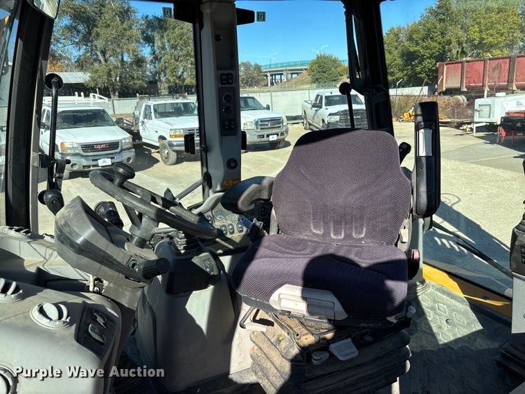 image for item DK0079 Volvo BL70B backhoe