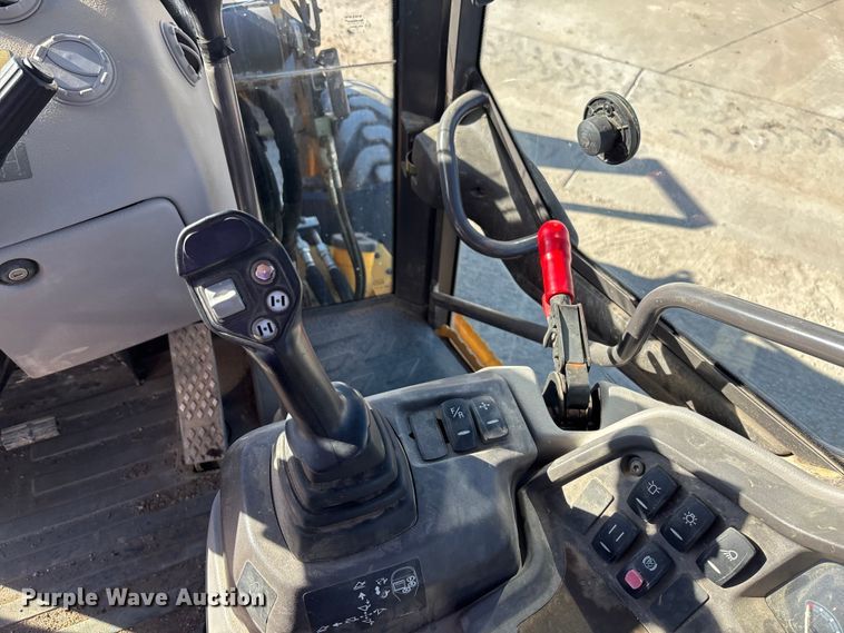 image for item DK0079 Volvo BL70B backhoe