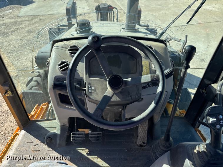 image for item DK0079 Volvo BL70B backhoe