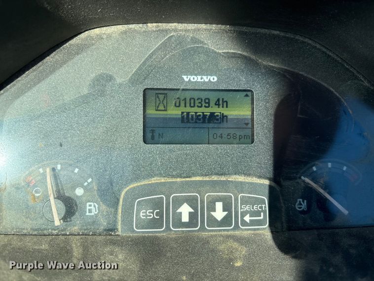 image for item DK0079 Volvo BL70B backhoe