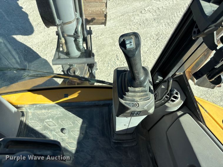image for item DK0079 Volvo BL70B backhoe