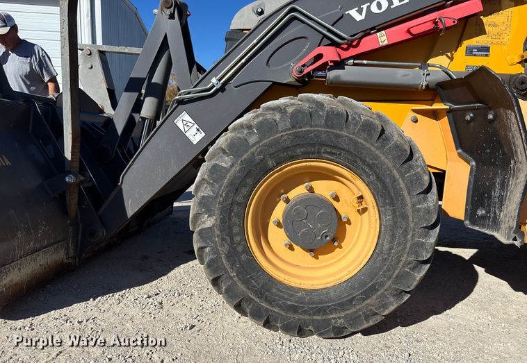 image for item DK0079 Volvo BL70B backhoe