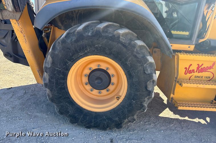 image for item DK0079 Volvo BL70B backhoe