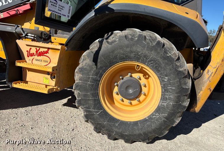 image for item DK0079 Volvo BL70B backhoe