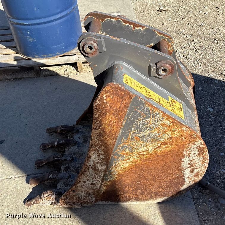 image for item DK0079 Volvo BL70B backhoe