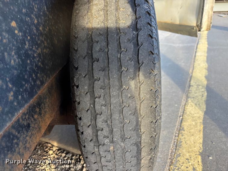 image for item DK0081 2007 Doolittle enclosed cargo trailer