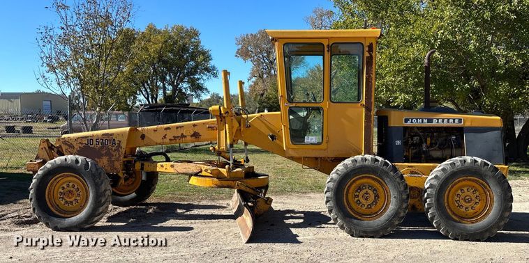 image for item DK0086 1973 John Deere 570A motor grader