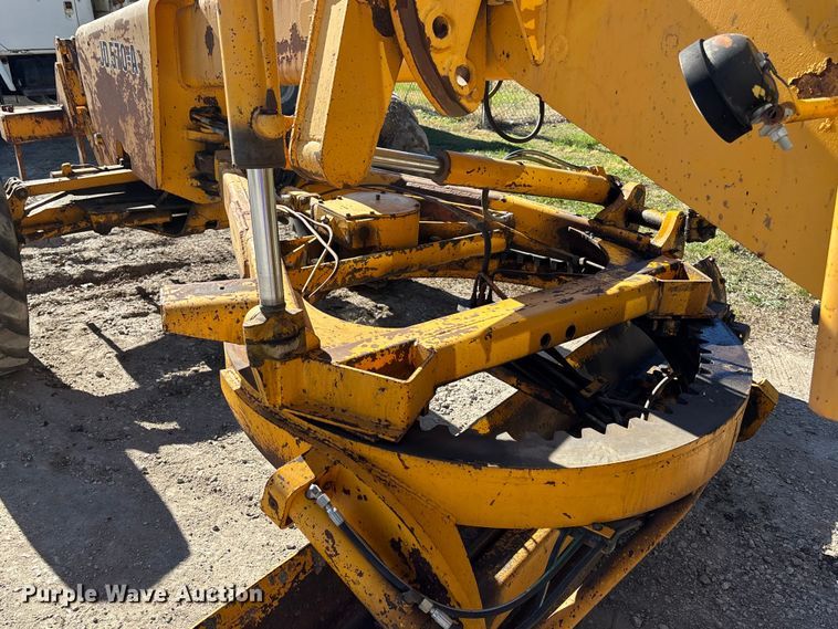 image for item DK0086 1973 John Deere 570A motor grader