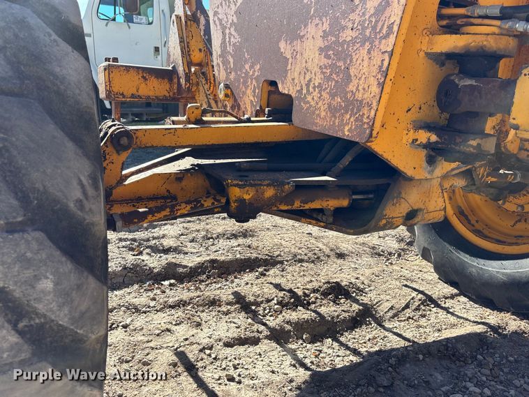 image for item DK0086 1973 John Deere 570A motor grader