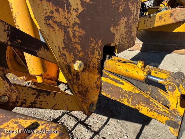 image for item DK0086 1973 John Deere 570A motor grader