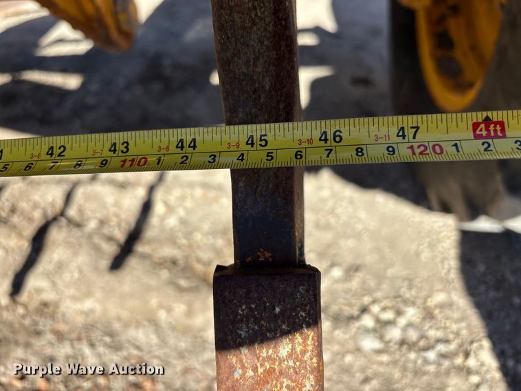 image for item DK0086 1973 John Deere 570A motor grader