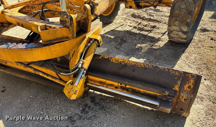 image for item DK0086 1973 John Deere 570A motor grader